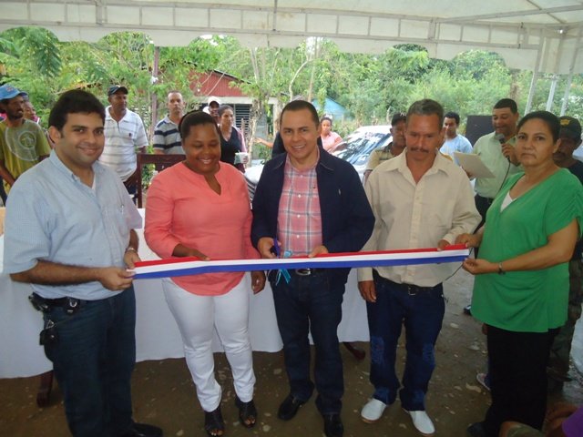 Alcaldía de Moca entrega obras en Manuel Rodríguez y Winston Arnaud